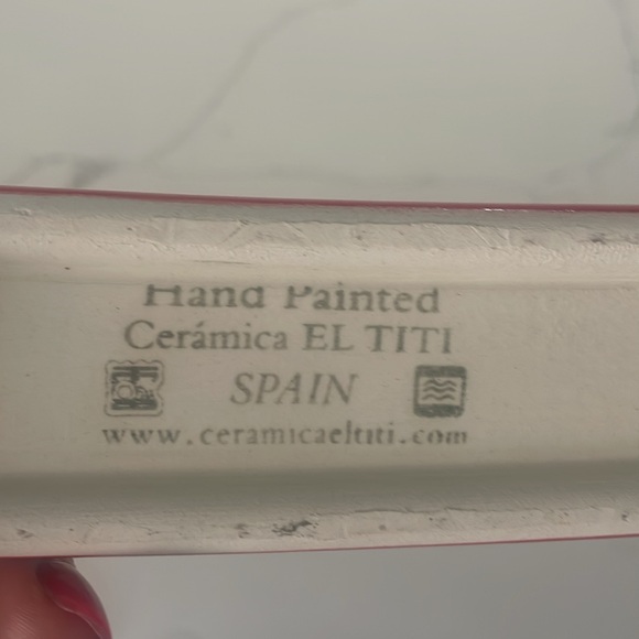 Hand painted ceramic napkin holder, white with red accents - Picture 4 of 5